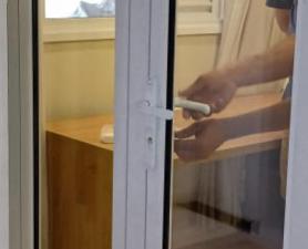 Porta anti ruído interna